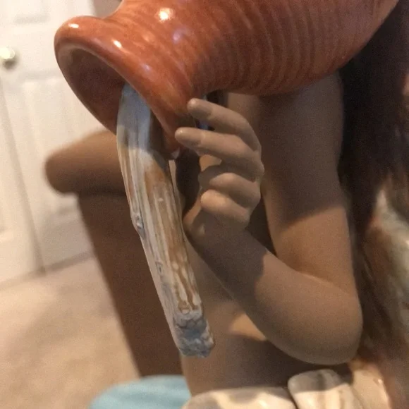 Beautiful Lladro FROM THE SPRING 010.12396 retired gres - woman with water jug - Picture 10 of 11